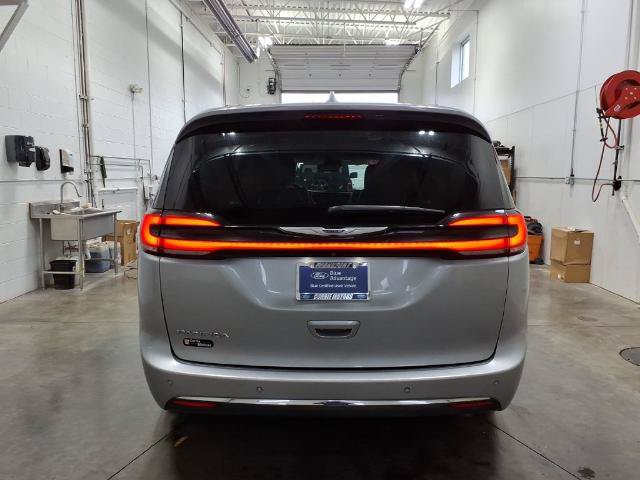 Used 2021 Chrysler Pacifica Touring-L FWD image 5