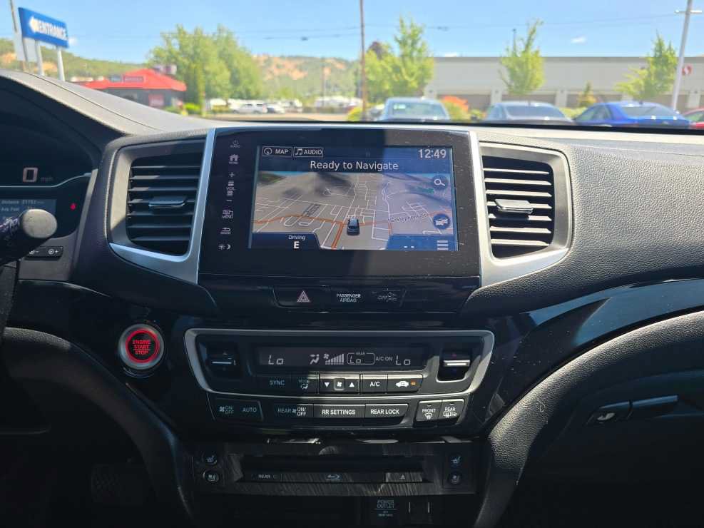 Used 2017 Honda Pilot Elite image 12