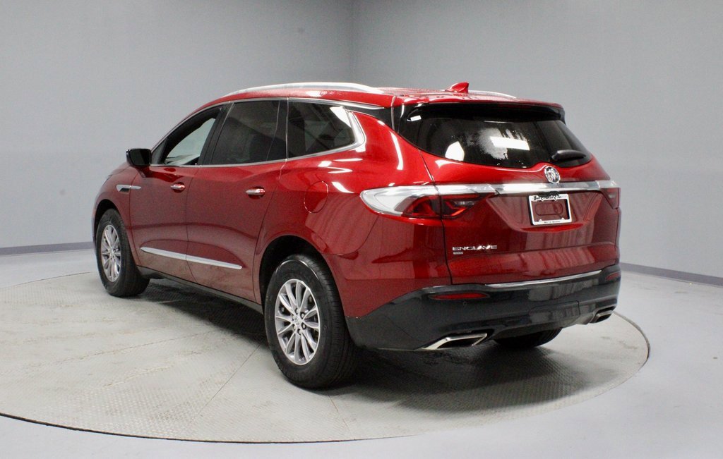 Used 2024 Buick Enclave Premium image 3