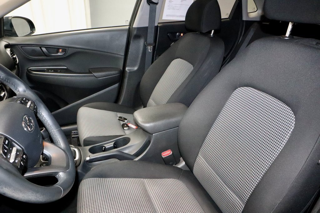 Used 2020 Hyundai Kona SEL w/ Cargo Package image 24