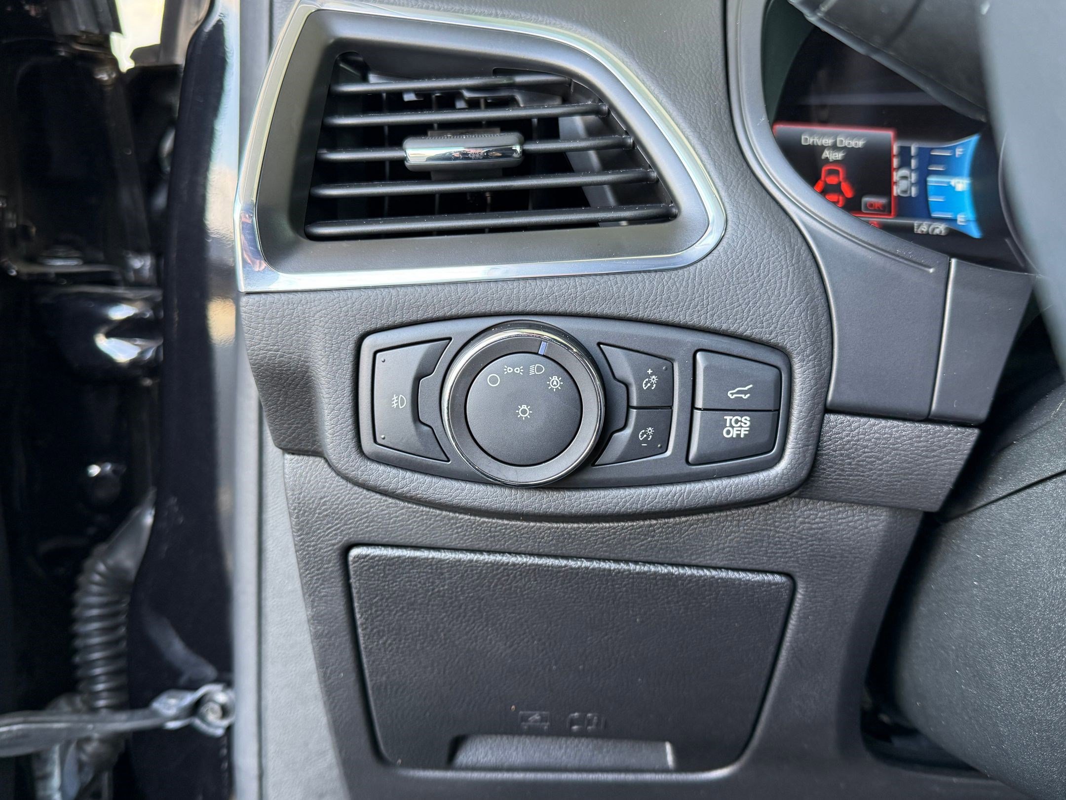 Certified 2022 Ford Edge Titanium w/ Cargo Accessory Package image 25