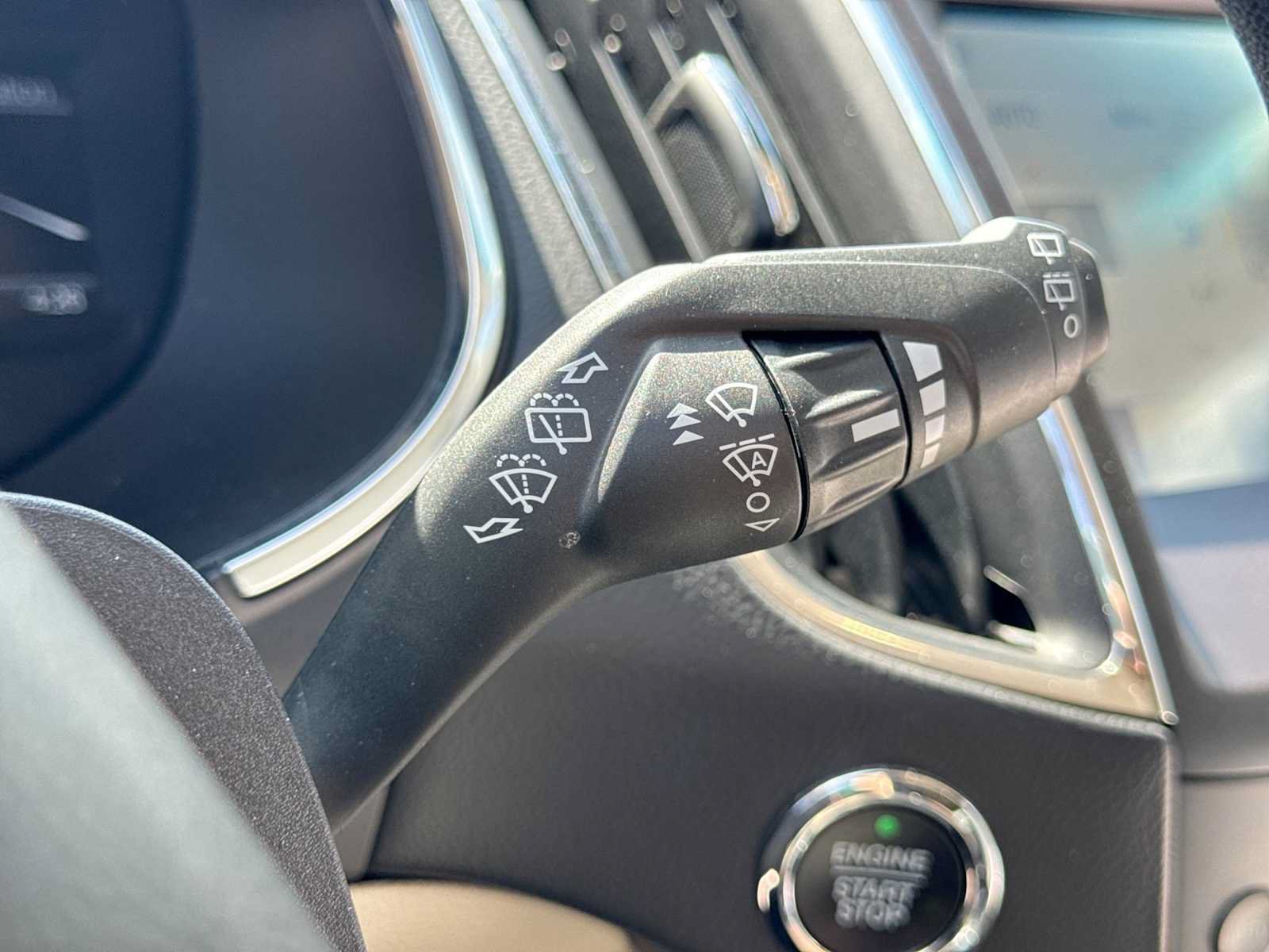 Certified 2020 Ford Edge Titanium AWD/4WD image 24