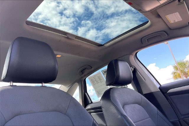Used 2025 Volkswagen Jetta SE FWD image 24