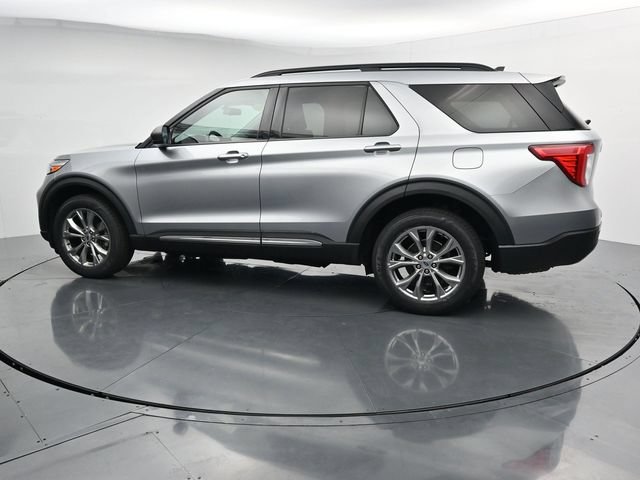 Certified 2022 Ford Explorer XLT w/ Equipment Group 202A AWD/4WD image 6