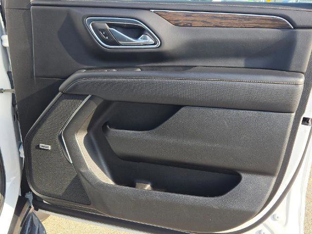 Used 2024 Chevrolet Suburban Premier image 11