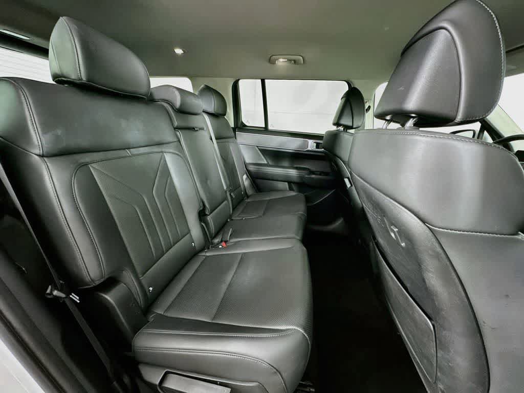 Used 2025 Hyundai Santa Fe SEL FWD image 30