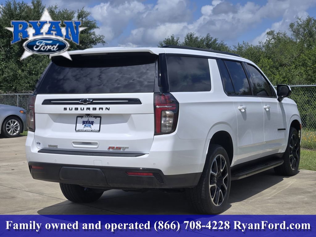 Used 2023 Chevrolet Suburban RST AWD/4WD image 3