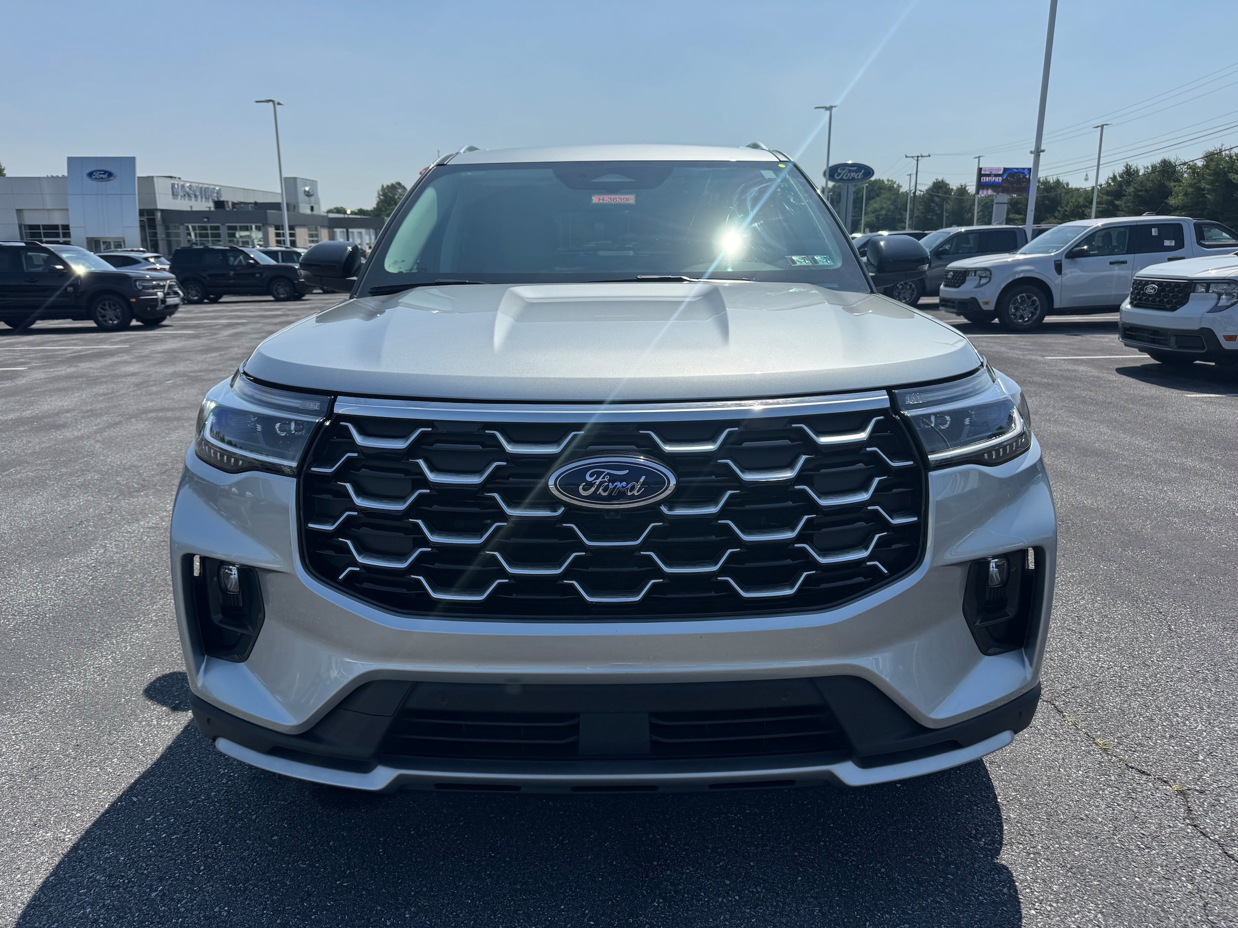 Certified 2025 Ford Explorer Platinum w/ Ultimate Package AWD/4WD image 8