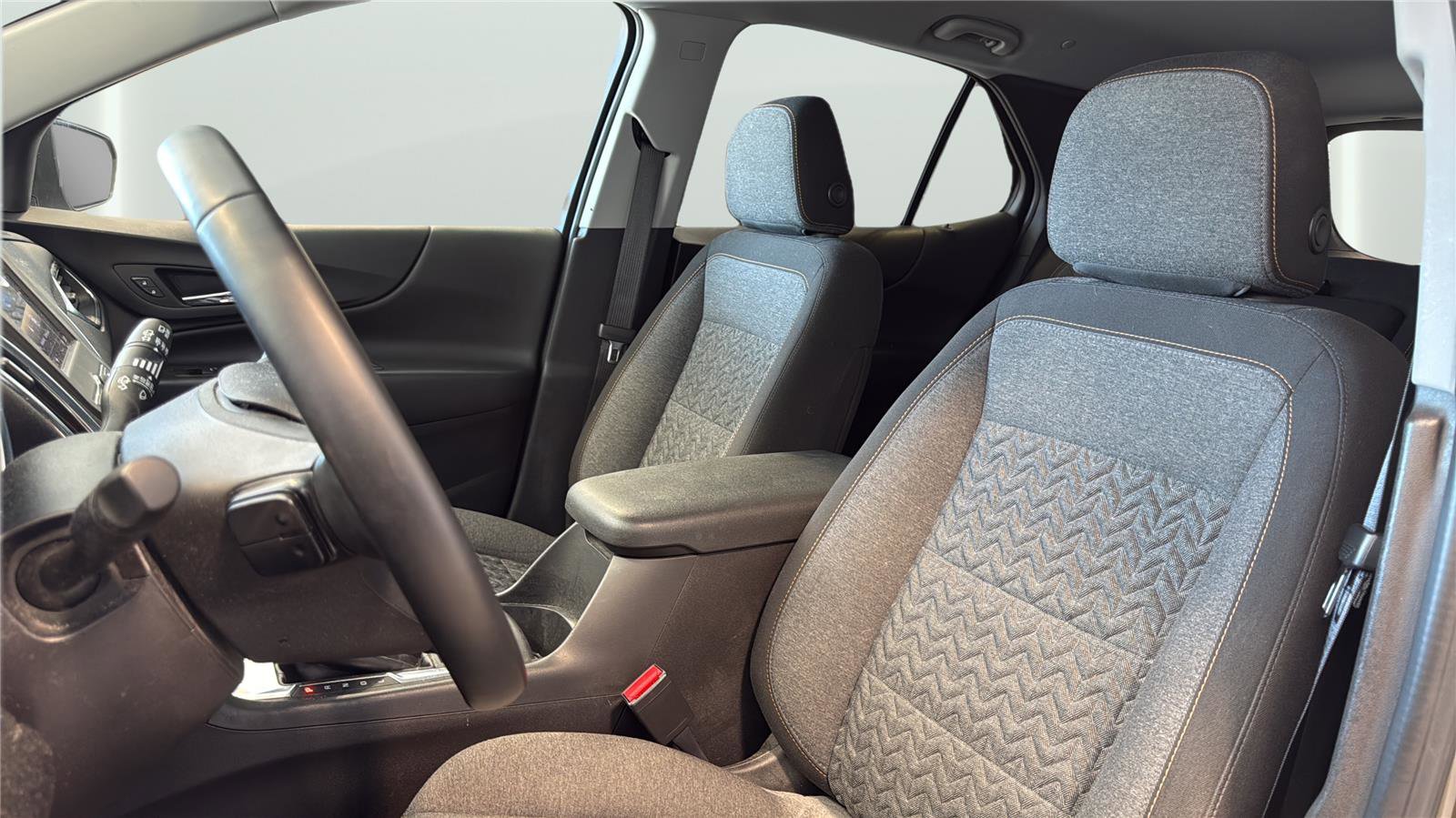 Used 2024 Chevrolet Equinox LT FWD image 12