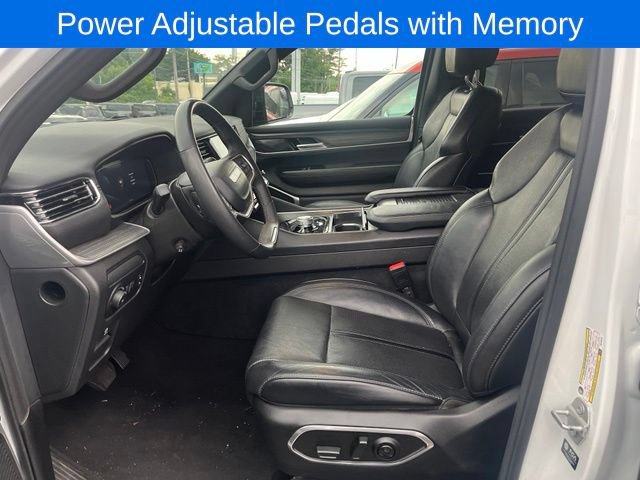 Used 2024 Jeep Wagoneer Series II w/ Flexible Seating Group AWD/4WD image 7