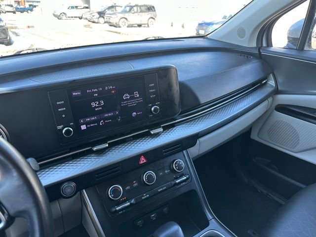 Used 2022 Kia Carnival LX image 38