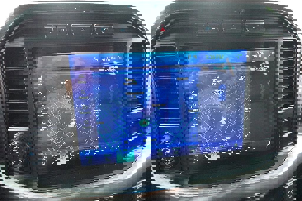 Certified 2021 Ford F150 Lariat w/ Equipment Group 502A High image 19