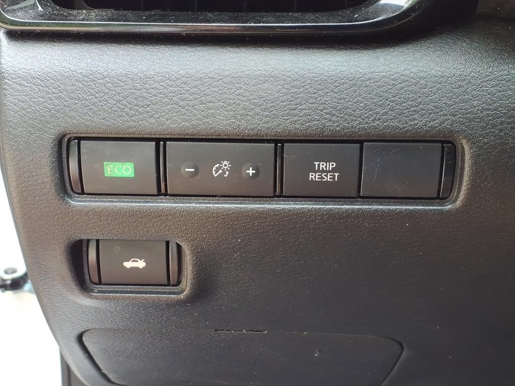 Used 2023 Nissan Sentra SV w/ SV Premium Package FWD image 19
