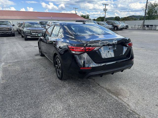 Used 2025 Nissan Sentra SV FWD image 4