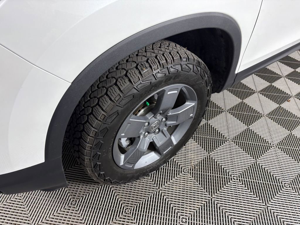 Used 2025 Honda Ridgeline TrailSport image 9