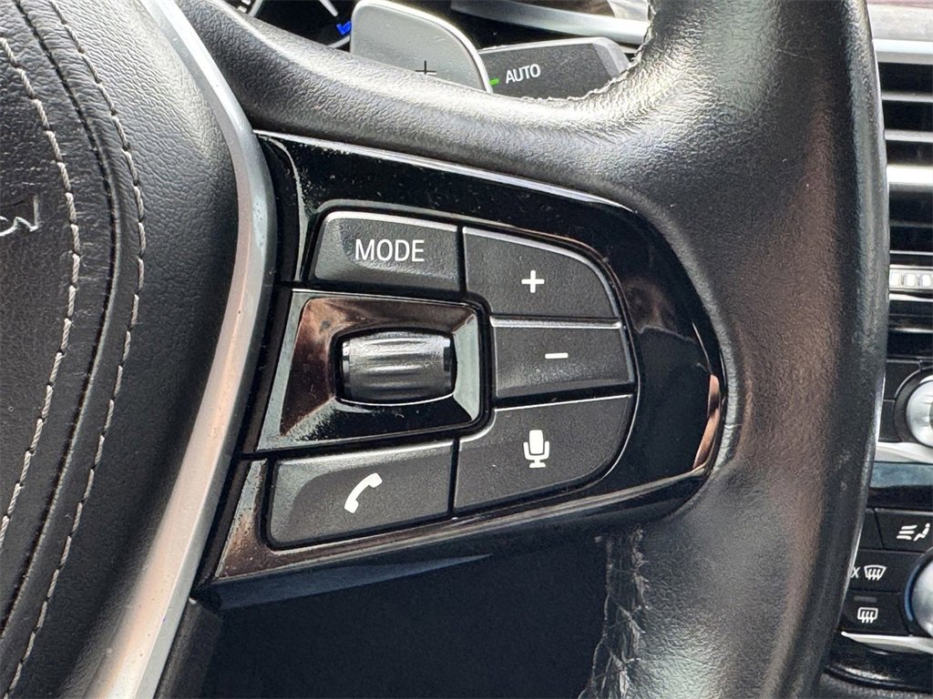 Used 2019 BMW 540i 540i w/ Convenience Package image 17