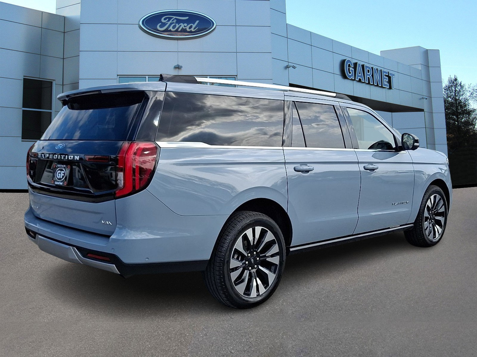 Certified 2025 Ford Expedition Max Platinum w/ Driver's Package AWD/4WD image 8
