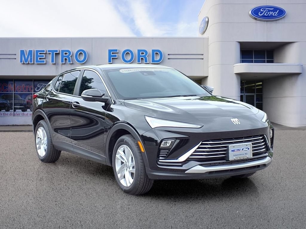 Used 2025 Buick Envista Preferred FWD image 1