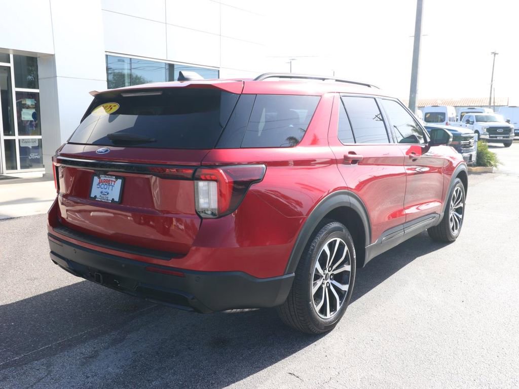 Certified 2025 Ford Explorer ST-Line RWD image 14