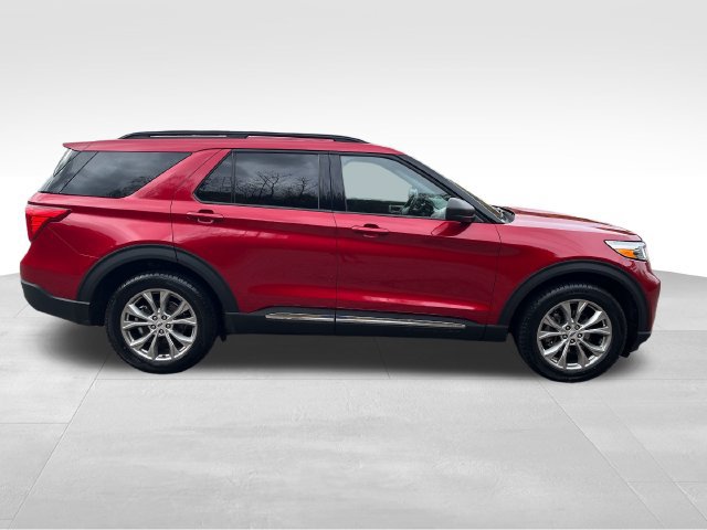 Certified 2023 Ford Explorer XLT w/ Equipment Group 202A AWD/4WD image 6