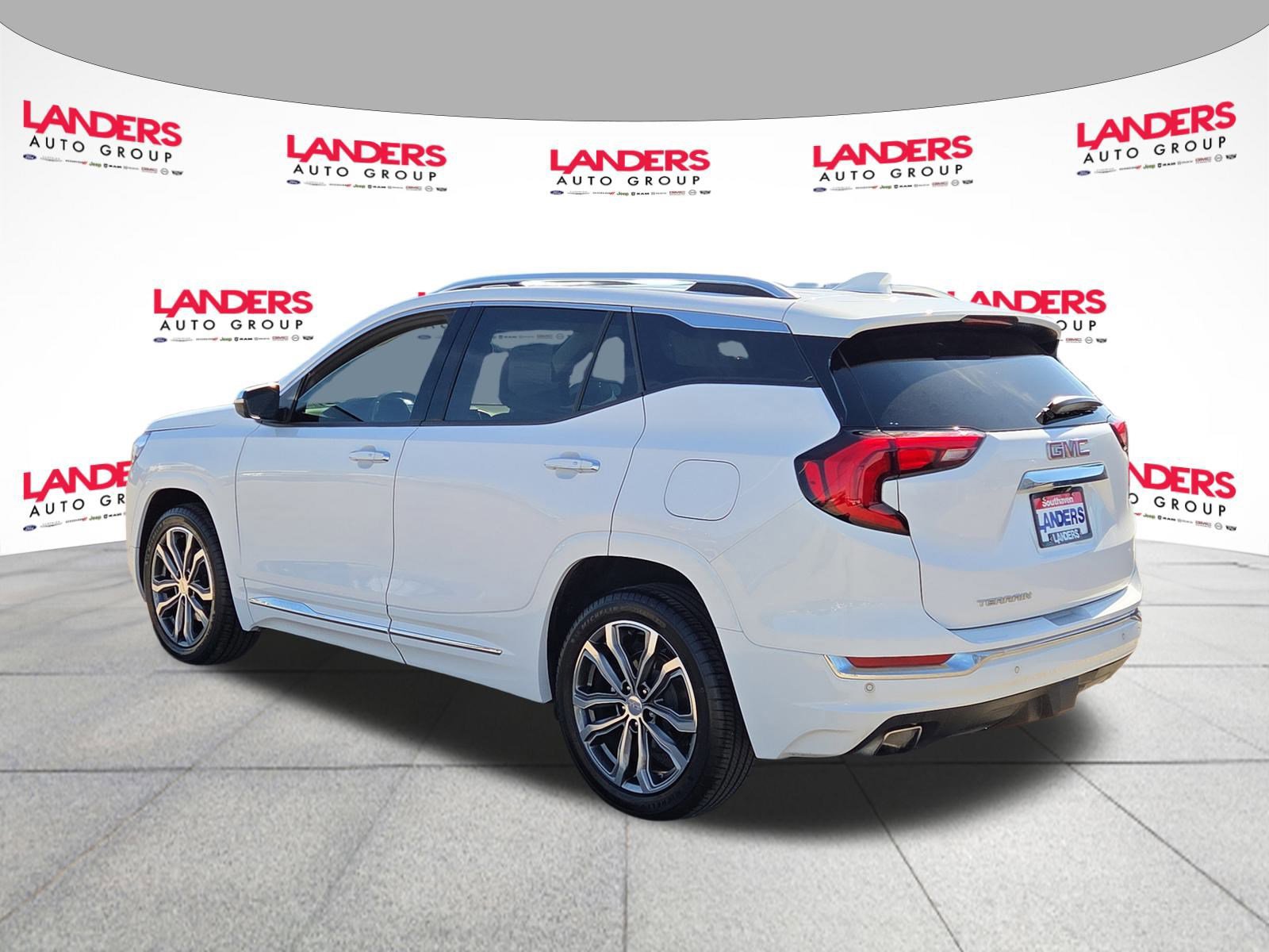 Used 2020 GMC Terrain Denali w/ Denali Premium Package image 3