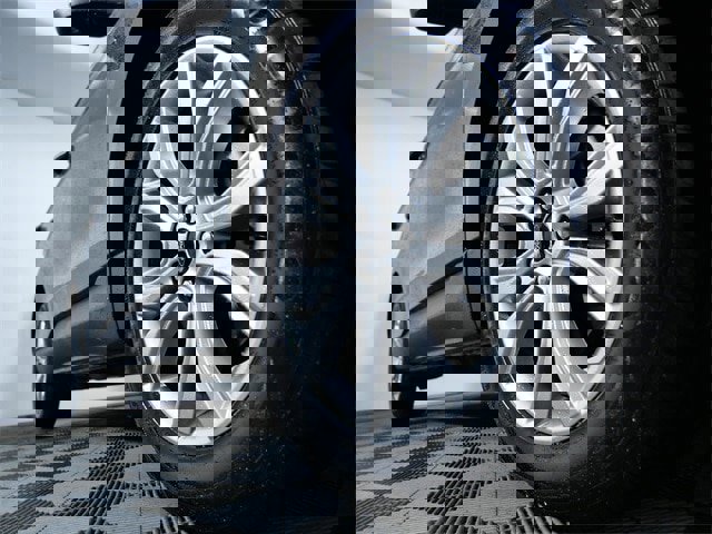 Certified 2024 Ford Edge Titanium w/ Class II Trailer Tow Package image 7