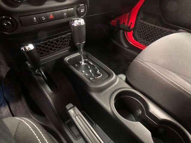 Used 2017 Jeep Wrangler Unlimited Sahara w/ Connectivity Group image 17