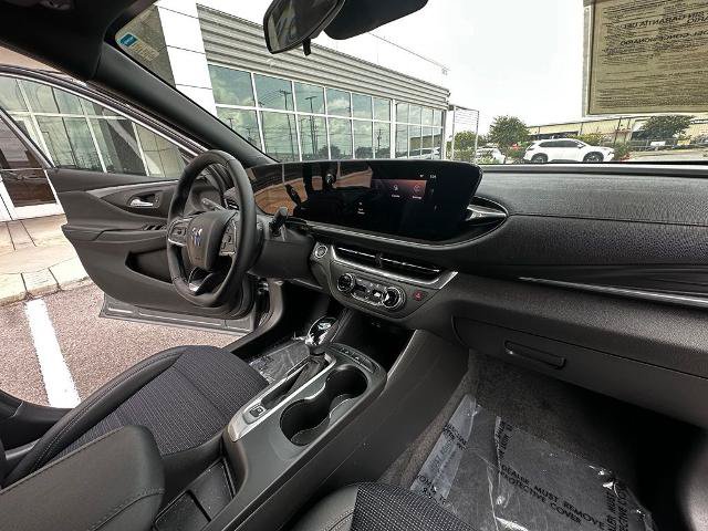 Used 2025 Buick Envista Preferred w/ Convenience I Package FWD image 22