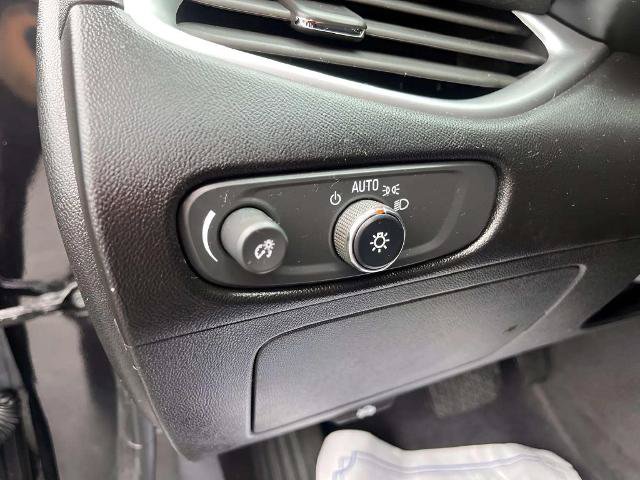 Used 2024 Chevrolet Malibu LT FWD image 19