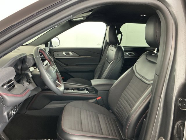 Certified 2025 Ford Explorer ST-Line w/ ST-Line Street Pack AWD/4WD image 14