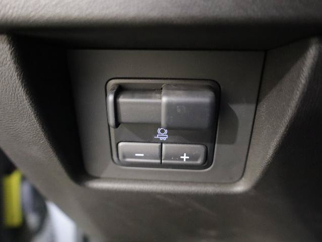 Used 2024 GMC Canyon AT4X AWD/4WD image 25