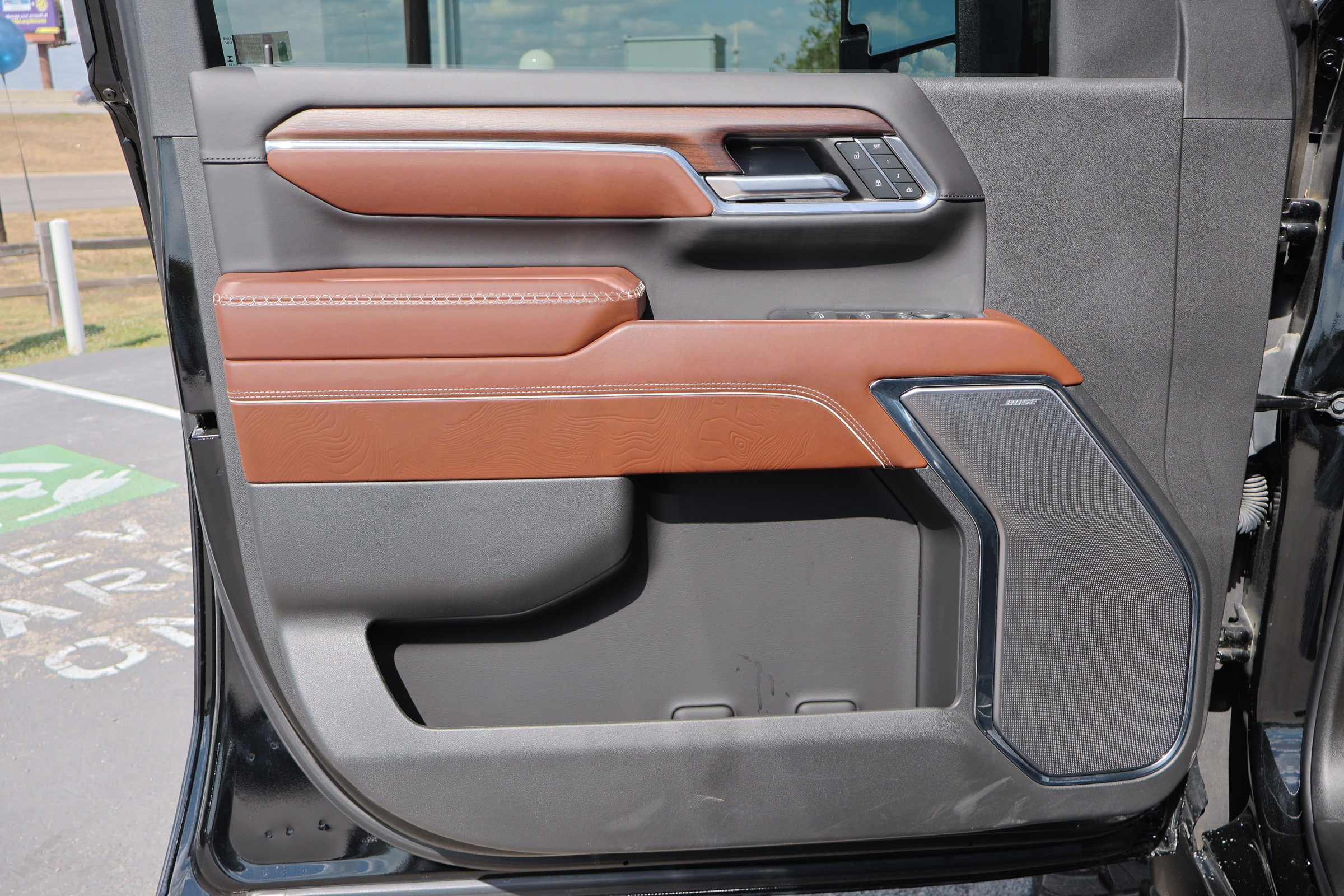 Used 2024 GMC Sierra 2500 Denali Ultimate w/ Max Trailering Package image 16