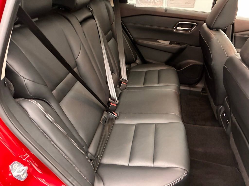 Used 2021 Nissan Rogue SL image 32