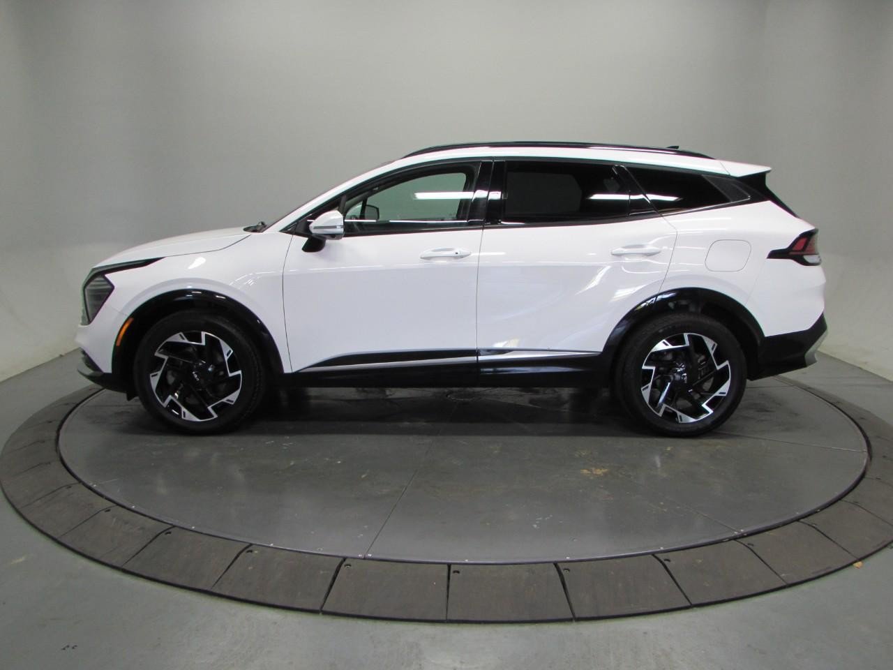 Used 2024 Kia Sportage SX AWD/4WD image 4