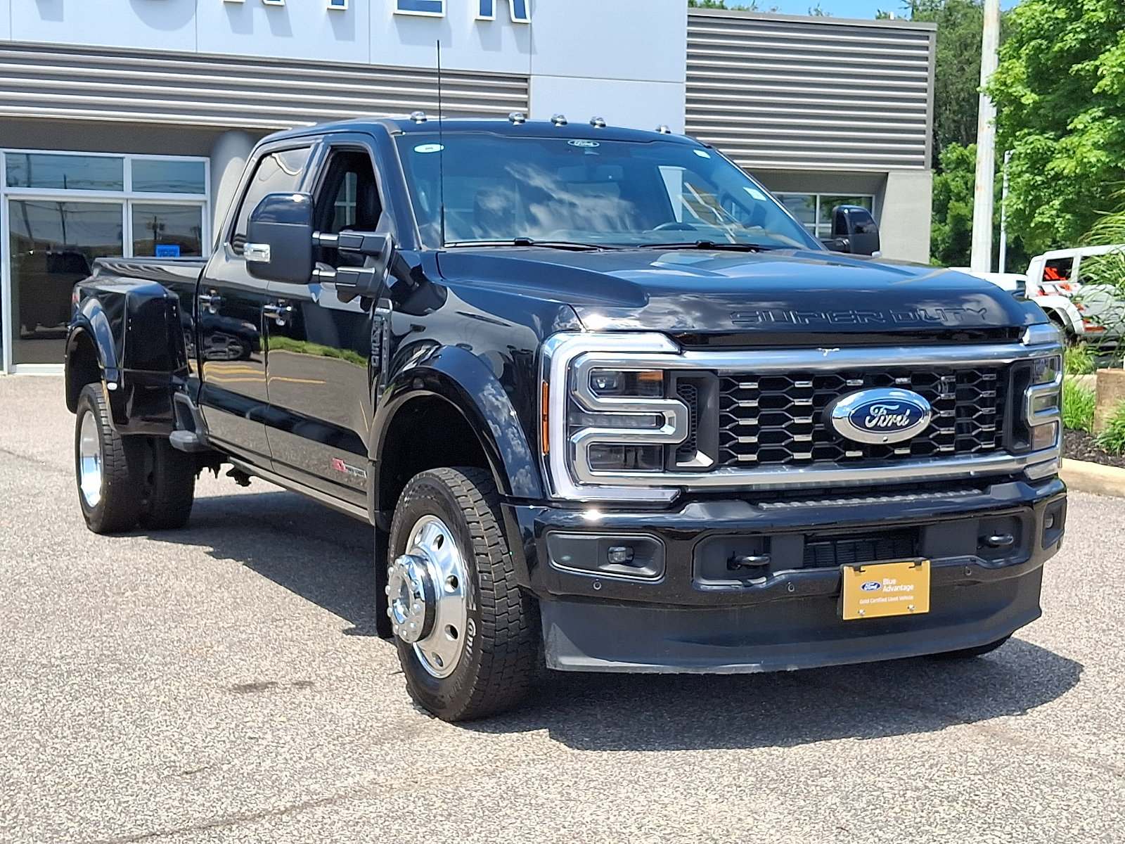 Certified 2026 Ford F450 Platinum w/ FX4 Off-Road Package AWD/4WD image 2