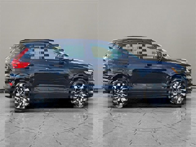 Used 2023 Volvo XC40 B5 Ultimate w/ Protection Package Premier image 13