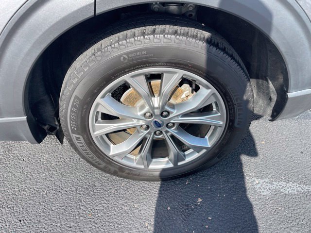 Certified 2023 Ford Explorer Limited w/ Equipment Group 301A RWD image 4
