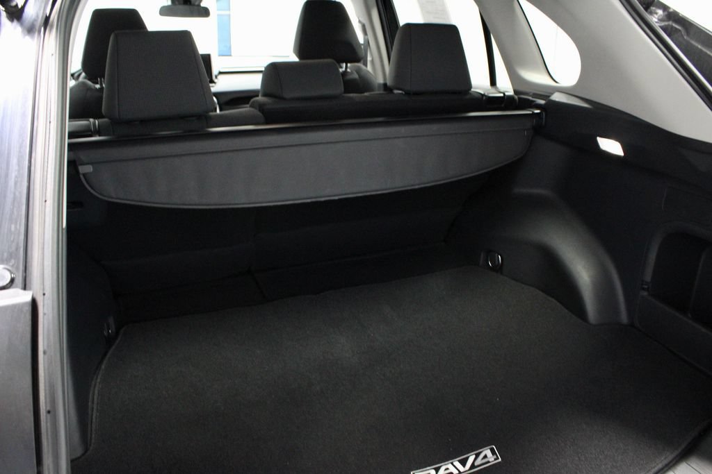 Used 2025 Toyota RAV4 LE AWD/4WD image 14