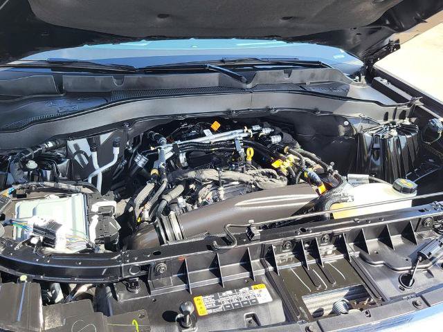 Certified 2025 Ford Explorer Active RWD image 30