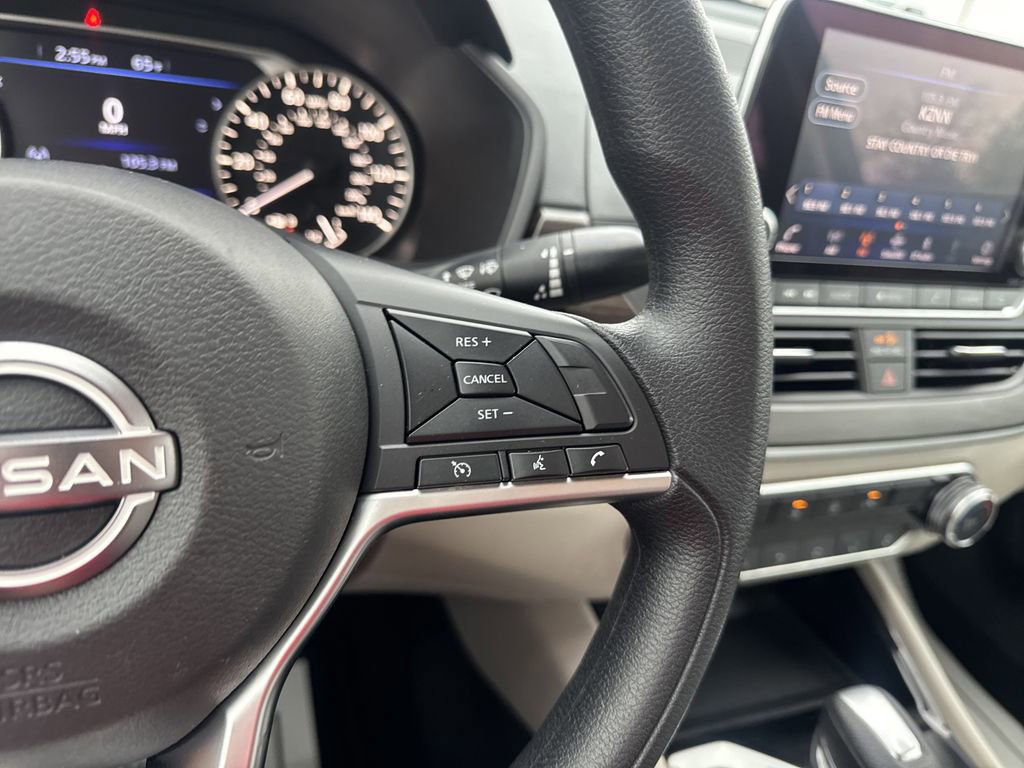 Used 2024 Nissan Altima 2.5 SV image 13