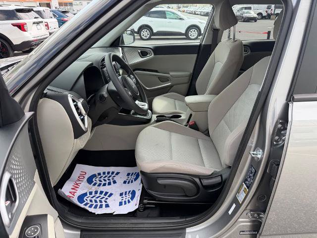 Used 2025 Kia Soul LX FWD image 11