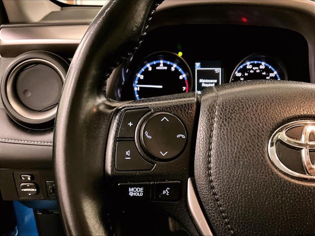 Used 2017 Toyota RAV4 XLE AWD/4WD image 17