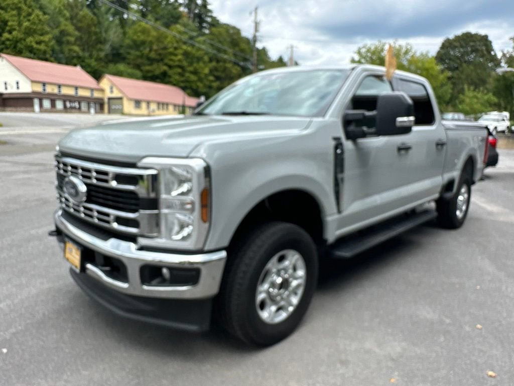Certified 2025 Ford F250 XLT w/ Snow Plow Prep Package AWD/4WD image 9