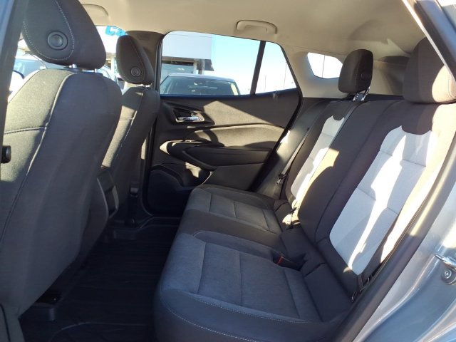 Used 2024 Chevrolet Trax LS w/ LS Convenience Package FWD image 11