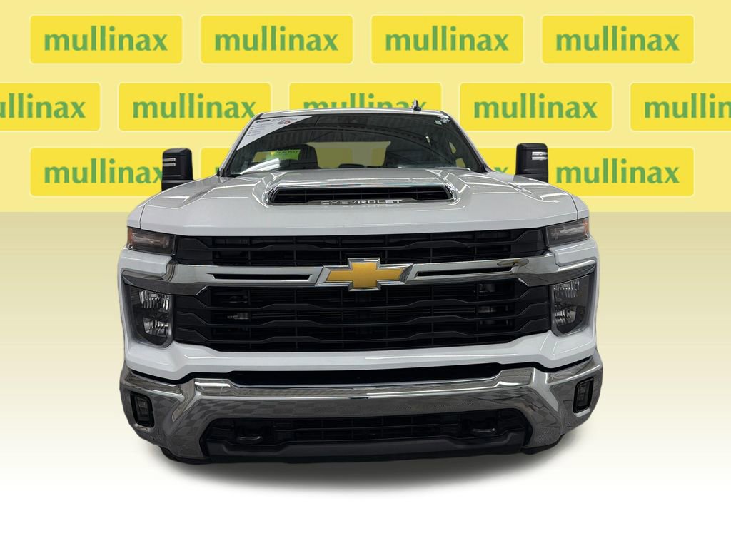 Used 2025 Chevrolet Silverado 2500 LT w/ Convenience Package image 8