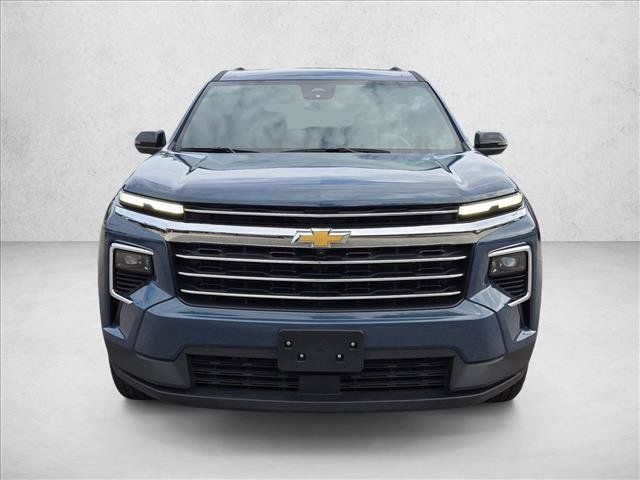 Used 2025 Chevrolet Traverse LT w/ Driver Confidence Package FWD image 2