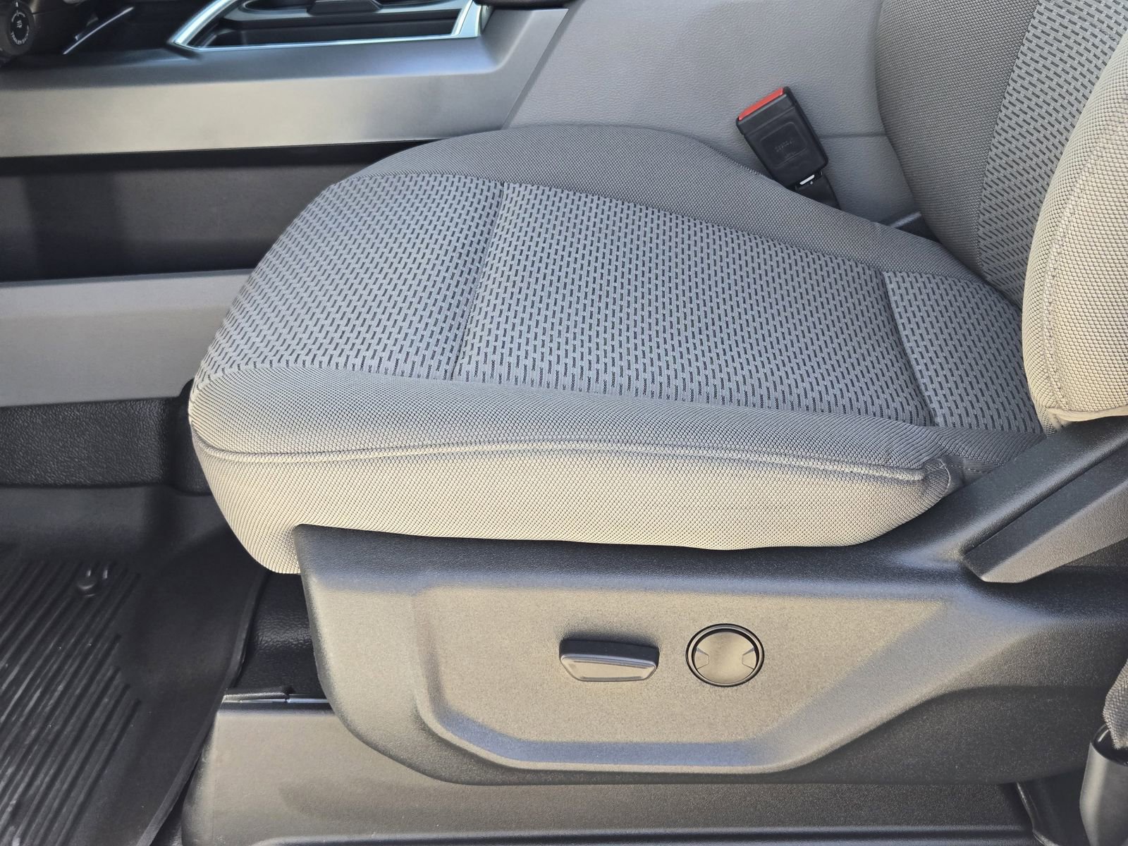 Certified 2022 Ford F250 XLT w/ XLT Value Package image 24