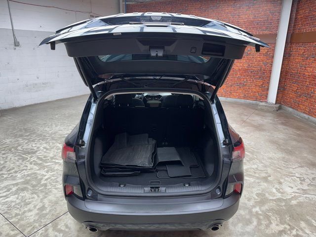 Certified 2022 Ford Escape SE w/ SE Sport Appearance Package image 27