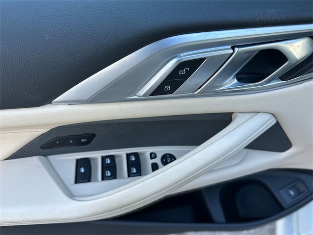 Used 2024 BMW 430i Convertible w/ Premium Package image 14