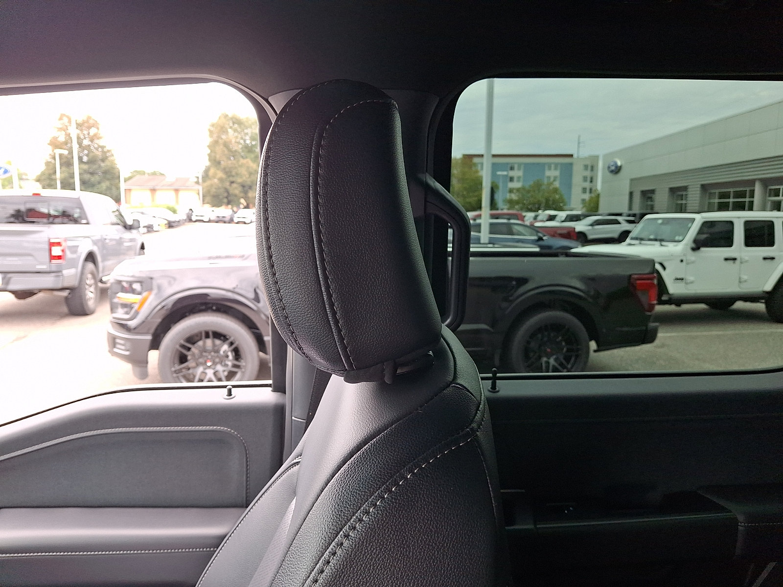 Certified 2025 Ford F150 Lariat w/ Bed Utility Package AWD/4WD image 16